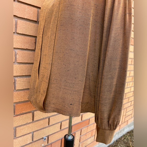 The 1 East Custom Collection Vintage Blouse - Picture 13 of 13